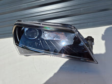 Laden Sie das Bild in den Galerie-Viewer, Frontscheinwerfer Skoda Superb 3V1941016B Xenon Rechts Scheinwerfer Headlight SCH6042721874qp