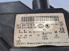 Laden Sie das Bild in den Galerie-Viewer, Frontscheinwerfer Skoda Superb 3V1941016B Xenon Rechts Scheinwerfer Headlight SCH6042721874qp