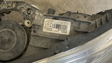 Laden Sie das Bild in den Galerie-Viewer, Frontscheinwerfer Citroën C5 III 9674399580 89905355 Links Headlight SCH6043621570qr