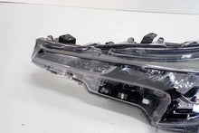 Laden Sie das Bild in den Galerie-Viewer, Frontscheinwerfer Toyota Corolla 81150-02S60 Links Scheinwerfer Headlight SCH6044711962tu