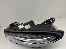Laden Sie das Bild in den Galerie-Viewer, Frontscheinwerfer Mercedes-Benz Gla A1569063700 Xenon Links Headlight SCH6082395985yk