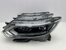 Laden Sie das Bild in den Galerie-Viewer, Frontscheinwerfer Nissan Qashqai I J11 100-19011 Links Scheinwerfer Headlight SCH6088393948up