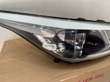 Load image into Gallery viewer, Frontscheinwerfer Kia Ceed 92102-A2100 Rechts Scheinwerfer Headlight SCH6093280499tc