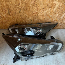 Laden Sie das Bild in den Galerie-Viewer, Frontscheinwerfer Nissan Micra I V K14 26010-5FA0B LED Ein Satz Headlight SCH6096006170xb