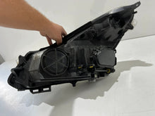 Laden Sie das Bild in den Galerie-Viewer, Frontscheinwerfer Opel Corsa D 13186386 Rechts Scheinwerfer Headlight SCH6106101056me