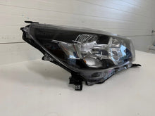 Laden Sie das Bild in den Galerie-Viewer, Frontscheinwerfer Toyota Hilux VIII 811100KK60 Rechts Scheinwerfer Headlight SCH6116898344nt