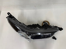 Laden Sie das Bild in den Galerie-Viewer, Frontscheinwerfer Toyota Hilux VIII 811100KK60 Rechts Scheinwerfer Headlight SCH6116898344nt