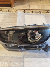 Laden Sie das Bild in den Galerie-Viewer, Frontscheinwerfer Toyota Yaris EU-K06 Links Scheinwerfer Headlight SCH6117399208hb