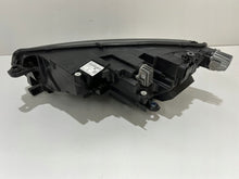 Laden Sie das Bild in den Galerie-Viewer, Frontscheinwerfer Skoda Octavia IV 5E4941016A LED Rechts Scheinwerfer Headlight SCH6136897223gz