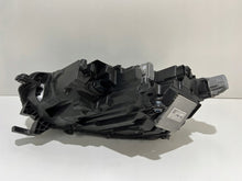 Laden Sie das Bild in den Galerie-Viewer, Frontscheinwerfer Skoda Octavia IV 5E4941016A LED Rechts Scheinwerfer Headlight SCH6136897223gz