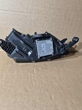 Laden Sie das Bild in den Galerie-Viewer, Frontscheinwerfer Skoda Fabia III 6V1941015F LED Links Scheinwerfer Headlight SCH6154320956mf