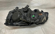 Laden Sie das Bild in den Galerie-Viewer, Frontscheinwerfer Chrysler Grand Voyager 05113338AF Rechts Headlight SCH6159383202xi