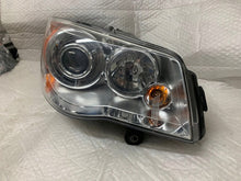 Laden Sie das Bild in den Galerie-Viewer, Frontscheinwerfer Chrysler Grand Voyager 05113338AF Rechts Headlight SCH6159383202xi