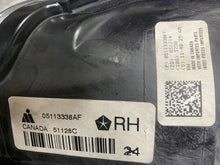 Laden Sie das Bild in den Galerie-Viewer, Frontscheinwerfer Chrysler Grand Voyager 05113338AF Rechts Headlight SCH6159383202xi