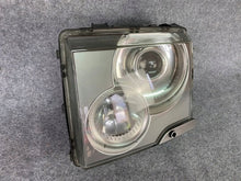 Laden Sie das Bild in den Galerie-Viewer, Frontscheinwerfer Land Rover Range III L322 XBC000395 Xenon Links Headlight SCH6167221177oo