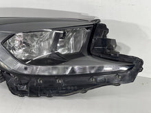 Laden Sie das Bild in den Galerie-Viewer, Frontscheinwerfer Toyota Aygo X 29316 Rechts Scheinwerfer Headlight SCH6175736916vx