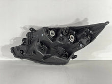 Laden Sie das Bild in den Galerie-Viewer, Frontscheinwerfer Toyota Aygo X 29316 Rechts Scheinwerfer Headlight SCH6175736916vx