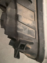 Load image into Gallery viewer, Frontscheinwerfer Lancia Thema 68042155AE Xenon Links Scheinwerfer Headlight SCH6182754071ro