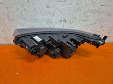 Laden Sie das Bild in den Galerie-Viewer, Frontscheinwerfer Ssangyong Tivoli ZGM92-161080 Rechts Scheinwerfer Headlight SCH6190852650ma
