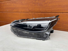 Laden Sie das Bild in den Galerie-Viewer, Frontscheinwerfer Toyota Yaris Cross 0D312 Links Scheinwerfer Headlight SCH6229660344ri