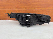 Laden Sie das Bild in den Galerie-Viewer, Frontscheinwerfer Toyota Yaris Cross 0D312 Links Scheinwerfer Headlight SCH6229660344ri