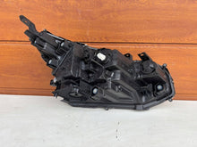 Laden Sie das Bild in den Galerie-Viewer, Frontscheinwerfer Toyota Yaris Cross 0D312 Links Scheinwerfer Headlight SCH6229660344ri