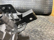 Laden Sie das Bild in den Galerie-Viewer, Frontscheinwerfer Mazda 3 Bp S2607C004 Links Scheinwerfer Headlight SCH6257715018vm