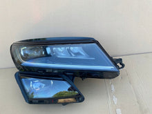 Laden Sie das Bild in den Galerie-Viewer, Frontscheinwerfer Skoda I 566941016F LED Rechts Scheinwerfer Headlight SCH6260125605fg