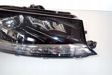 Laden Sie das Bild in den Galerie-Viewer, Frontscheinwerfer Skoda Fabia III 6V1941016F Rechts Scheinwerfer Headlight SCH6273809022mv