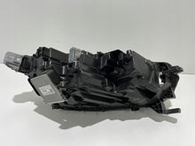 Laden Sie das Bild in den Galerie-Viewer, Frontscheinwerfer Skoda Octavia IV 5E4941015A LED Links Scheinwerfer Headlight SCH6298364675cp