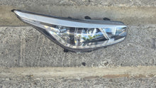 Laden Sie das Bild in den Galerie-Viewer, Frontscheinwerfer Kia Ceed 92102-A2220 Rechts Scheinwerfer Headlight SCH6302732876in