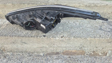 Laden Sie das Bild in den Galerie-Viewer, Frontscheinwerfer Kia Ceed 92102-A2220 Rechts Scheinwerfer Headlight SCH6302732876in