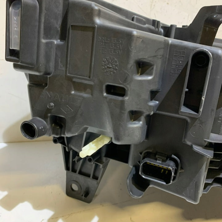 Frontscheinwerfer Dacia Duster 260603515R LED Links Scheinwerfer Headlight SCH6306440876fb