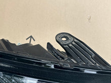 Load image into Gallery viewer, Frontscheinwerfer Dacia Sandero III Jogger 260107978R Rechts Headlight SCH6311019011df
