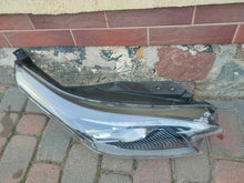 Laden Sie das Bild in den Galerie-Viewer, Frontscheinwerfer Kia Ceed 92102-J7300 LED Rechts Scheinwerfer Headlight SCH6314150274pl