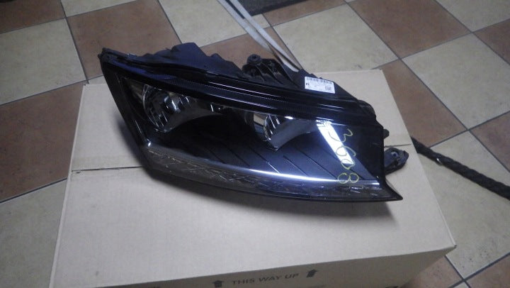 Frontscheinwerfer Skoda Fabia III 6V1941016D Rechts Scheinwerfer Headlight SCH6315819467ic