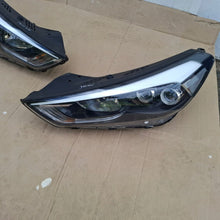 Load image into Gallery viewer, Frontscheinwerfer Hyundai Tucson 92101-D7201 92101-D7200 Ein Satz Headlight SCH6328658551uz