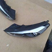 Load image into Gallery viewer, Frontscheinwerfer Hyundai Tucson 92101-D7201 92101-D7200 Ein Satz Headlight SCH6328658551uz