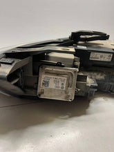 Laden Sie das Bild in den Galerie-Viewer, Frontscheinwerfer Audi Q3 8U0941006A Rechts Scheinwerfer Headlight SCH6340737477et