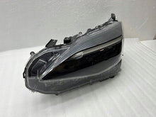 Laden Sie das Bild in den Galerie-Viewer, Frontscheinwerfer Toyota Yaris Cross 899070D010 Links Scheinwerfer Headlight SCH6348910651gs