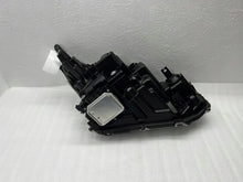Laden Sie das Bild in den Galerie-Viewer, Frontscheinwerfer Toyota Yaris Cross 899070D010 Links Scheinwerfer Headlight SCH6348910651gs