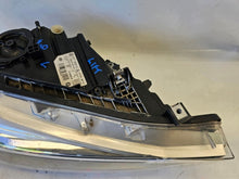 Laden Sie das Bild in den Galerie-Viewer, Frontscheinwerfer BMW 3 F30 F31 8739566-02 LED Rechts Scheinwerfer Headlight SCH6355107301dn