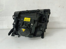 Laden Sie das Bild in den Galerie-Viewer, Frontscheinwerfer Land Rover Range III L322 XBC000396 Xenon Links Headlight SCH6359481268nu