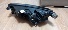 Load image into Gallery viewer, Frontscheinwerfer Skoda Octavia IV 5E4941016A Full LED Rechts Headlight SCH6360237780zz