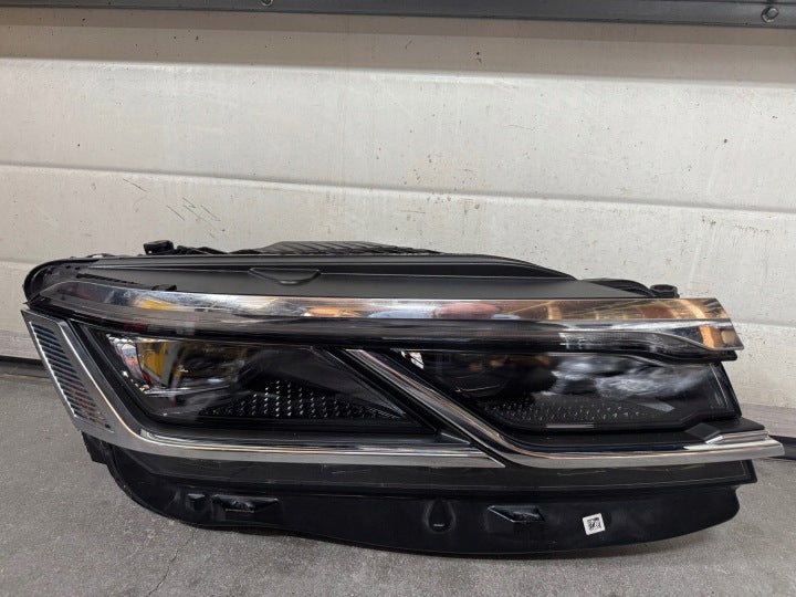 Frontscheinwerfer VW Touareg 761941082 LED Rechts Scheinwerfer Headlight SCH6368281477ry