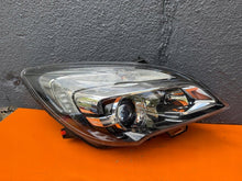 Laden Sie das Bild in den Galerie-Viewer, Frontscheinwerfer Opel Meriva B 13372334 Rechts Scheinwerfer Headlight SCH6374517202ys