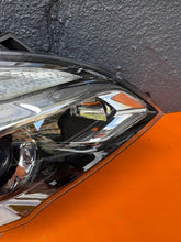 Laden Sie das Bild in den Galerie-Viewer, Frontscheinwerfer Opel Meriva B 13372334 Rechts Scheinwerfer Headlight SCH6374517202ys
