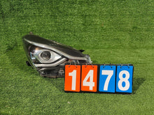 Laden Sie das Bild in den Galerie-Viewer, Frontscheinwerfer Toyota Yaris NRR1478 Rechts Scheinwerfer Headlight SCH6386534396fe