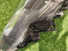Laden Sie das Bild in den Galerie-Viewer, Frontscheinwerfer Toyota Yaris NRR1478 Rechts Scheinwerfer Headlight SCH6386534396fe