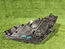 Laden Sie das Bild in den Galerie-Viewer, Frontscheinwerfer Toyota Yaris NRR1478 Rechts Scheinwerfer Headlight SCH6386534396fe